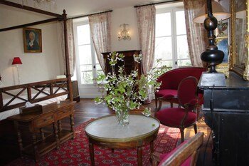 Château De Pommeuse,In A Rural Location,3 star