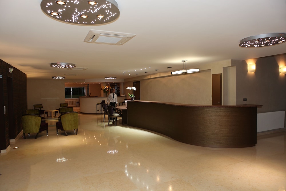 hotel les trois roses grenoble meylan