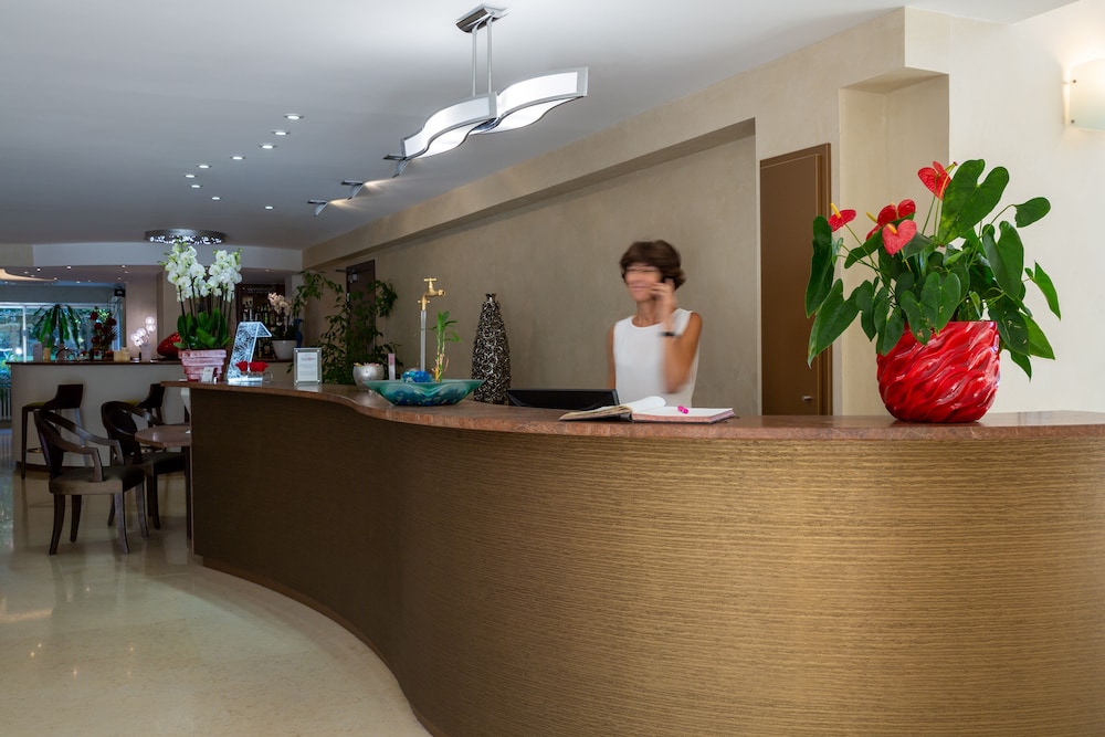 hotel les trois roses grenoble meylan