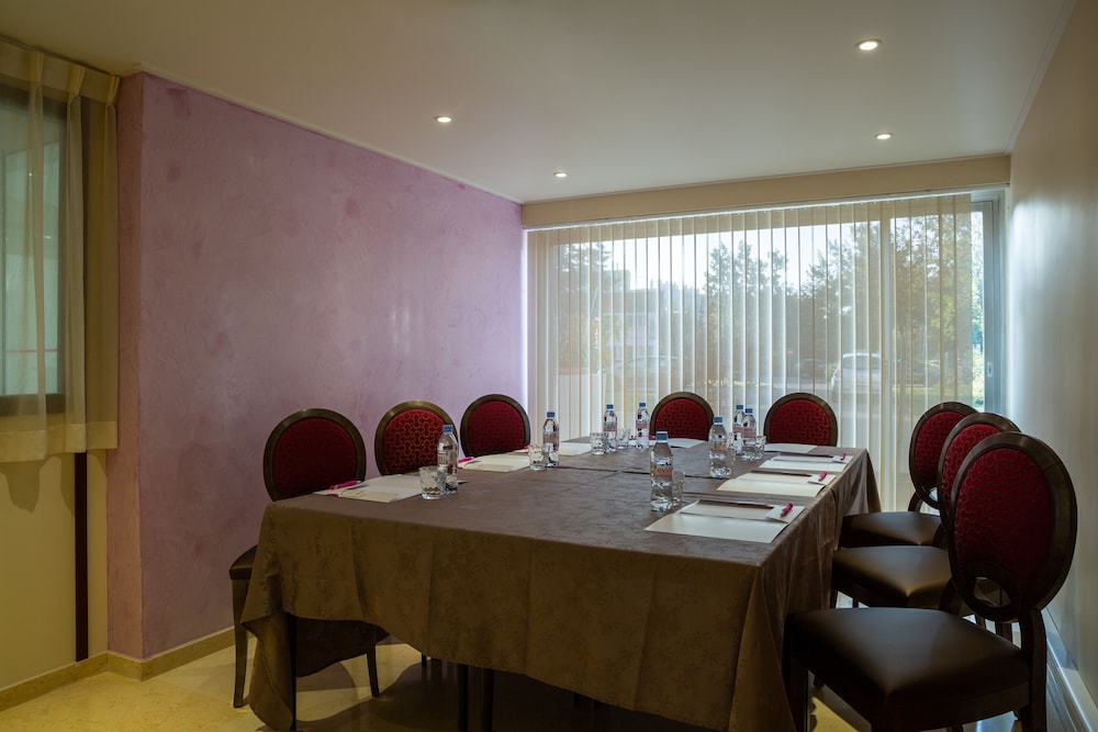 hotel les trois roses grenoble meylan