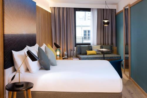 drawing hotel