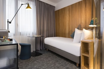 drawing hotel