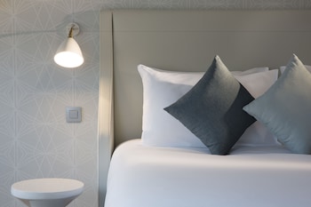 drawing hotel