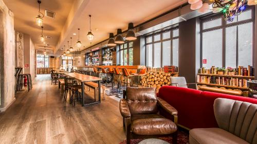 the people paris belleville ex les piaules hostel