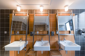 the people paris belleville ex les piaules hostel