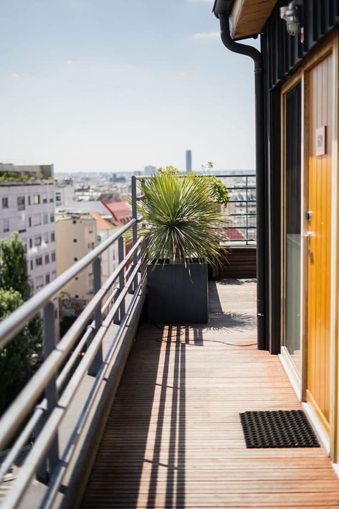 the people paris belleville ex les piaules hostel