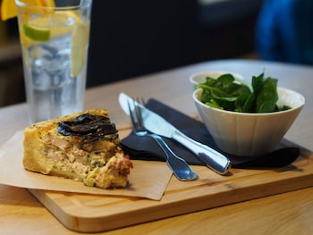 the people paris belleville ex les piaules hostel