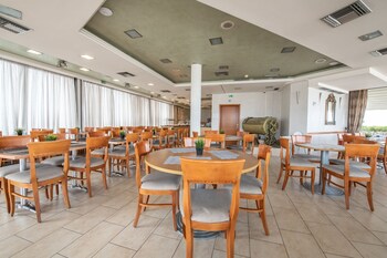 golden city hotel
