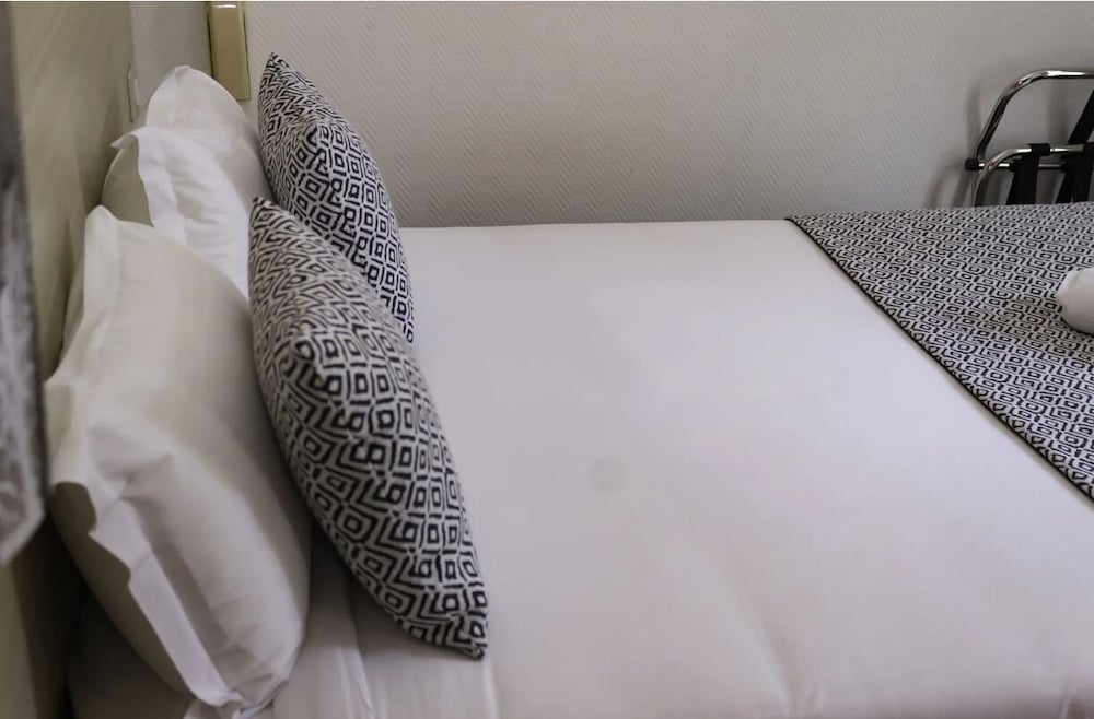 hotel de paris la defense