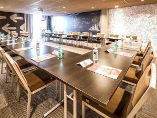 ibis niort est mendes france