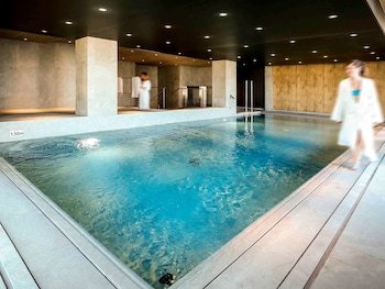 ibis niort est mendes france