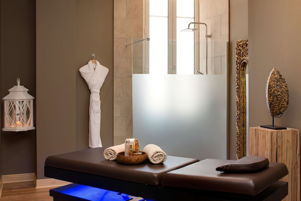grand hotel des sablettes plage curio collection by hilton