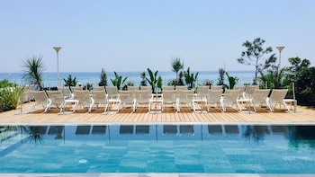 grand hotel des sablettes plage curio collection by hilton