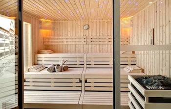 grand hotel des sablettes plage curio collection by hilton