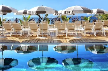 grand hotel des sablettes plage curio collection by hilton