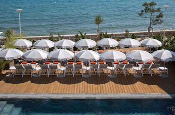 grand hotel des sablettes plage curio collection by hilton