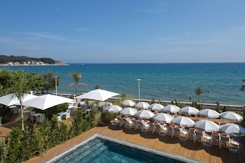 grand hotel des sablettes plage curio collection by hilton