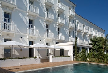 grand hotel des sablettes plage curio collection by hilton
