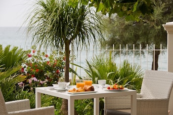 grand hotel des sablettes plage curio collection by hilton