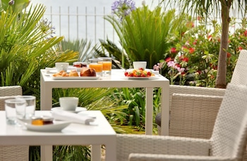 grand hotel des sablettes plage curio collection by hilton