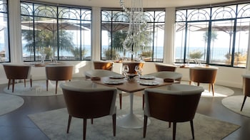grand hotel des sablettes plage curio collection by hilton