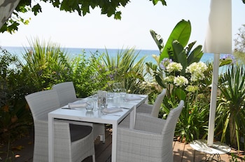 grand hotel des sablettes plage curio collection by hilton
