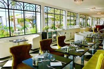grand hotel des sablettes plage curio collection by hilton