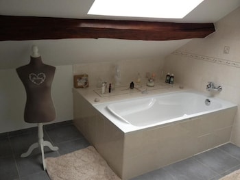 le petit domaine de bois avril