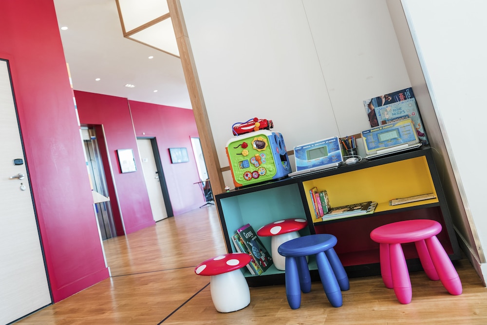 ibis styles guyancourt versailles