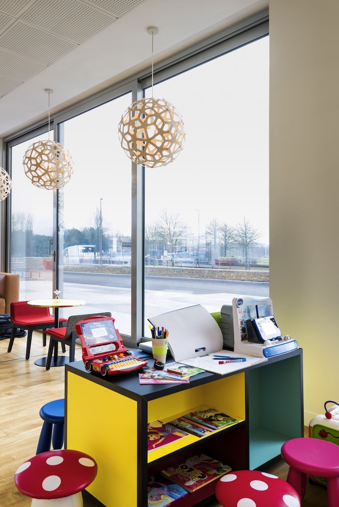 ibis styles guyancourt versailles