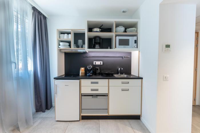 kyriad residence cabries