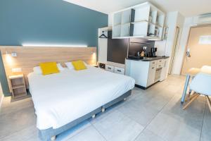 kyriad residence cabries