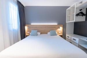 kyriad residence cabries