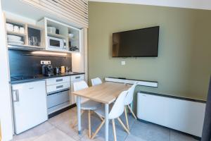 kyriad residence cabries