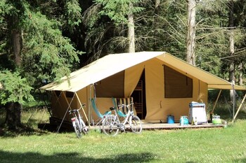 camping huttopia oleron les pins