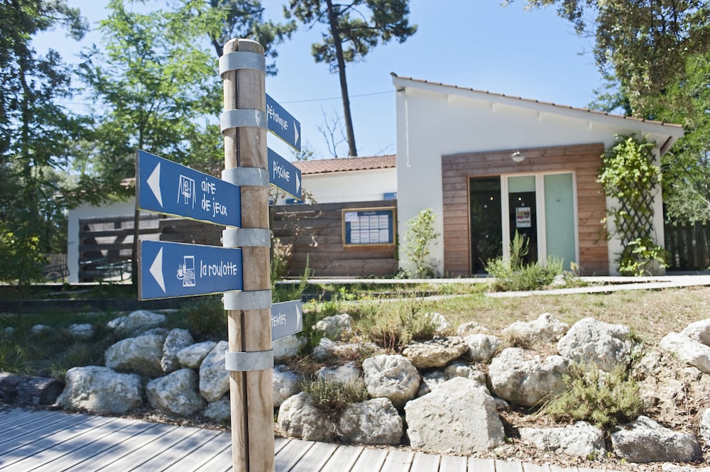 camping huttopia oleron les pins