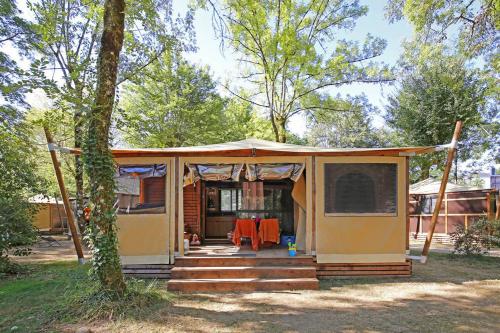 camping huttopia oleron les pins
