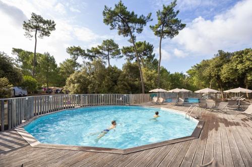 camping huttopia oleron les pins