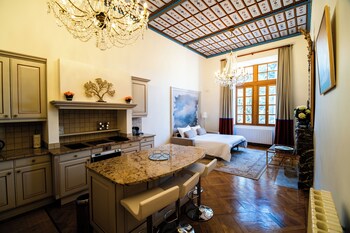 Chateau De Thorens,Fillière>>Aviernoz,4 star