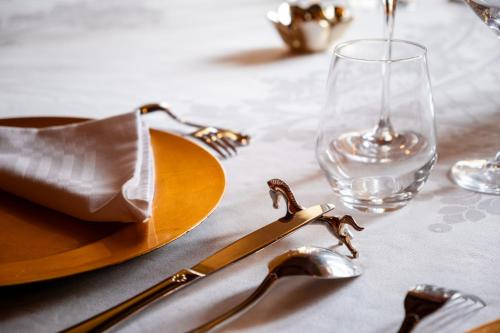 Chateau De Thorens,Fillière>>Aviernoz,4 star