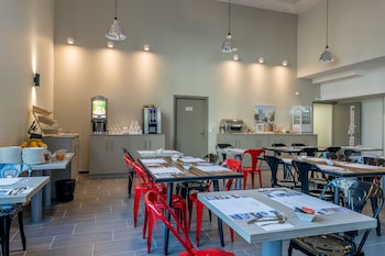 all suites appart hotel bordeaux marne