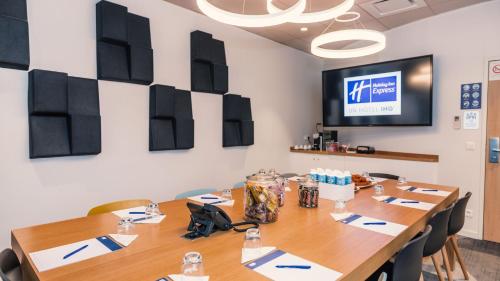 holiday inn express paris cdg airport by ihg