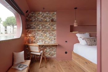 la peniche bed and bicycle aigues mortes