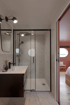 la peniche bed and bicycle aigues mortes