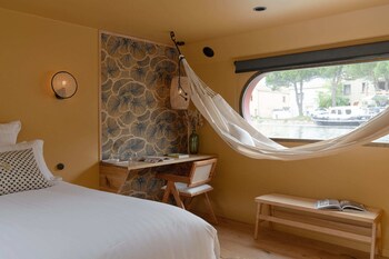 la peniche bed and bicycle aigues mortes