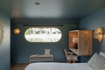 la peniche bed and bicycle aigues mortes