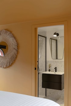 la peniche bed and bicycle aigues mortes