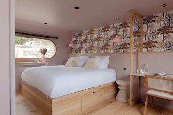 la peniche bed and bicycle aigues mortes