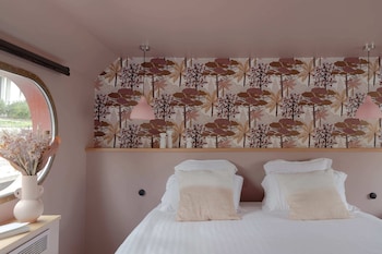 la peniche bed and bicycle aigues mortes