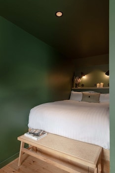 la peniche bed and bicycle aigues mortes